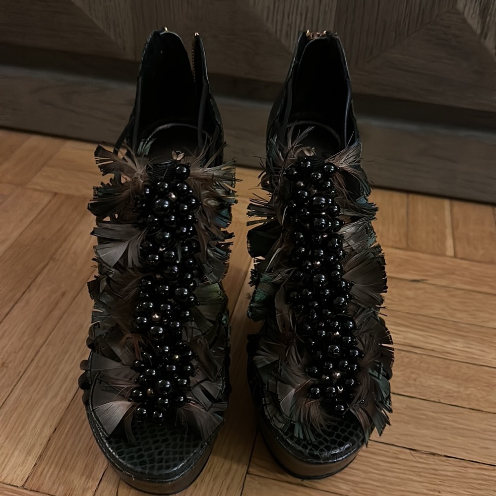 Leifstoddir dark green snakeskin embossed shoes with beading and feathers - Picture 2 of 8